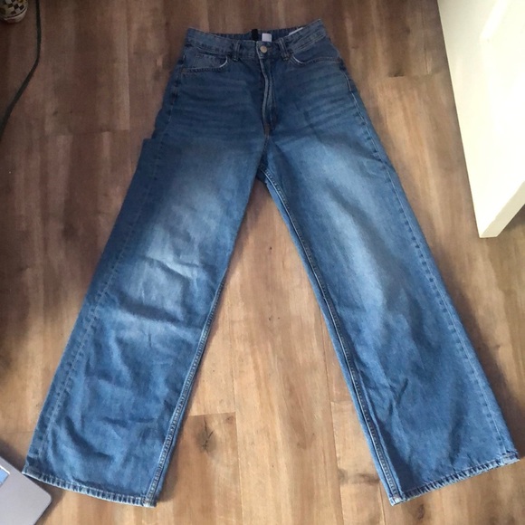 Divided H&M jeans. - Picture 1 of 6